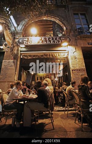 FRANKREICH / Iie-de-France/Paris/ Restaurant im Quartier Latin bei Nacht. Stockfoto