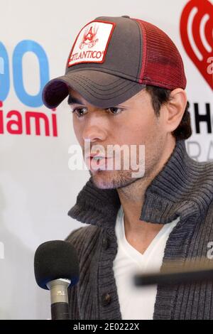 Enrique Iglesius nimmt am 20. Dezember 2013 am Y100 Jingle Ball 2013 im BB&T Center in Miami, FL, USA, Teil. Foto von Boyd Fellows/ABACAPRESS.COM Stockfoto