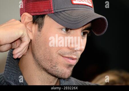 Enrique Iglesius nimmt am 20. Dezember 2013 am Y100 Jingle Ball 2013 im BB&T Center in Miami, FL, USA, Teil. Foto von Boyd Fellows/ABACAPRESS.COM Stockfoto