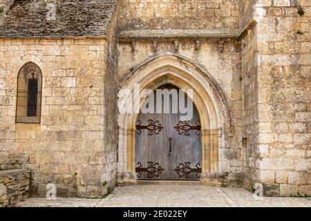 Großes Portal von Schloss - Chateau de Beynac, Beynac-et-Cazenac, Dordogne Department, Dordogne Valley, Frankreich  Stockfoto