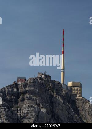 Alter Saentis Berghütte Hotel und Übertragungsturm auf dem Gipfel Gipfel des Santis Alpstein Appenzell schweizer alpen in der Schweiz Stockfoto