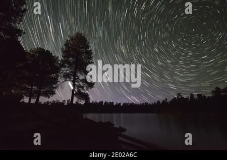 Woods Canyon Lake Star Trails Stockfoto