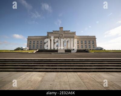 Fassade von Auckland war Memorial Museum Tamaki Paenga Hira in Auckland Domain Park in Neuseeland Aotearoa Stockfoto