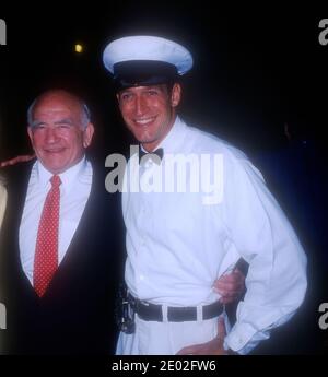 Los Angeles, Kalifornien, USA 29. April 1996 Schauspieler Ed Asner und Schauspieler Robert Gant besuchen MTV's TV Land Launch Party am 29. April 2020 in den Paramount Studios in Los Angeles, Kalifornien, USA. Foto von Barry King/Alamy Stockfoto Stockfoto