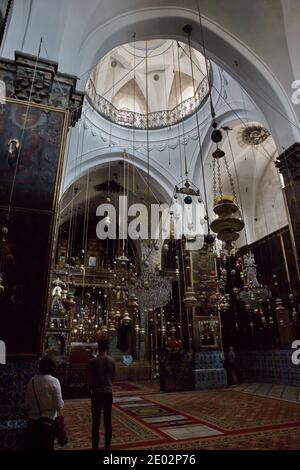 Das Innere der armenischen Kirche St. James Jerusalem, Israel Stockfoto