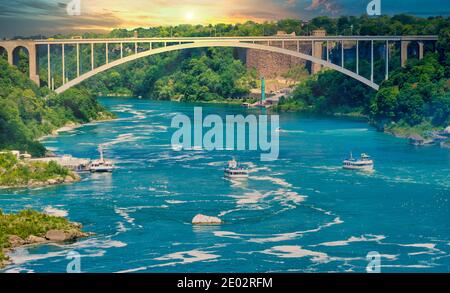 Rainbow Bridge über den Niagara River, Ontario, Kanada Stockfoto