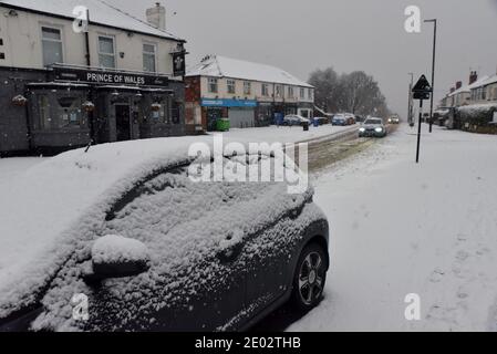 Sheffield, South Yorkshire, Großbritannien. Dezember 2020. In Sheffield fällt Schnee. Kredit: Matthew Chattle/Alamy Live Nachrichten Stockfoto