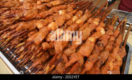 Hausgemachte chinesische Stil Kebabs, neue Coronavirus, Covid-19, Home Quarantäne Stockfoto