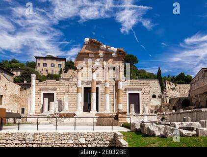 Capitolium (Tempel der Kapitolinischen Triade), der Haupttempel in der römischen Stadt Brixia jetzt Brescia, Lombardei, Norditalien, Teil der UNESCO-Welt h Stockfoto