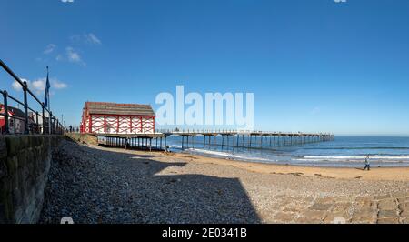 Saltburn Pier, der letzte Pier in Yorkshire, wurde 18696 erbaut, um viktorianische Tagesausflügler und Urlaubsreisende in die Küstenstadt zu befriedigen. Stockfoto