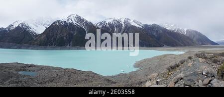 Berg- und Seenlandschaft Winterlandschaft bei Aoraki - Mount Cook Nationalpark am Tasman See auf der Südinsel Neuseelands. Stockfoto