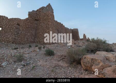 Ruinen von Ksar Meski, einem verlassenen Dorf in der Nähe der kleinen Stadt Madkhal Meski, Marokko Stockfoto
