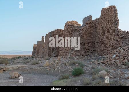 Ruinen von Ksar Meski, einem verlassenen Dorf in der Nähe der kleinen Stadt Madkhal Meski, Marokko Stockfoto