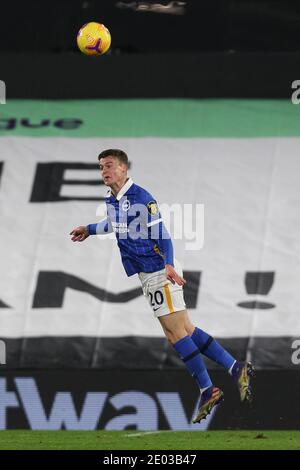London, Großbritannien. Dezember 2020. Solly March of Brighton & Hove Albion in Aktion während des Premier League-Spiels zwischen Fulham und Brighton und Hove Albion im Craven Cottage, London, England am 16. Dezember 2020. Foto von Ken Sparks. Nur redaktionelle Verwendung, Lizenz für kommerzielle Nutzung erforderlich. Keine Verwendung bei Wetten, Spielen oder Veröffentlichungen einzelner Vereine/Vereine/Spieler. Kredit: UK Sports Pics Ltd/Alamy Live Nachrichten Stockfoto