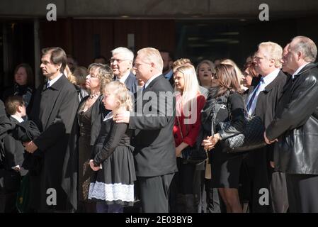Die Familie Ford vor dem Rathaus während Rob Ford, ehemaliger Bürgermeister von Toronto, Beerdigungsszenen. Die Prozession ging vom Rathaus zur St. James Cat Stockfoto