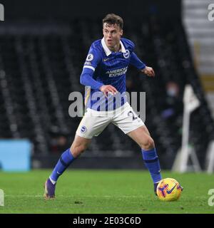 London, Großbritannien. Dezember 2020. Solly March of Brighton & Hove Albion in Aktion während des Premier League-Spiels zwischen Fulham und Brighton und Hove Albion im Craven Cottage, London, England am 16. Dezember 2020. Foto von Ken Sparks. Nur redaktionelle Verwendung, Lizenz für kommerzielle Nutzung erforderlich. Keine Verwendung bei Wetten, Spielen oder Veröffentlichungen einzelner Vereine/Vereine/Spieler. Kredit: UK Sports Pics Ltd/Alamy Live Nachrichten Stockfoto