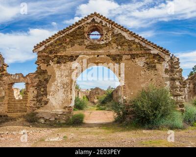 Die Mine São Domingos ist eine verlassene Kupfer- und Schwefelpyritmine im Tagebau in Corte do Pinto, Alentejo, Portugal. Stockfoto