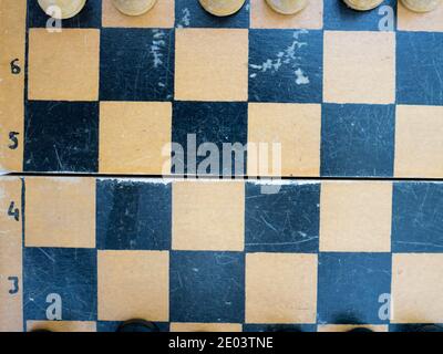 UdSSR Holzschachfiguren auf dem Brett. Stockfoto