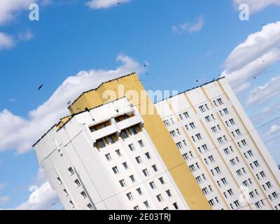 Die Architektur Objekte und Vögel. Konstruktivistischer Stil. Stockfoto