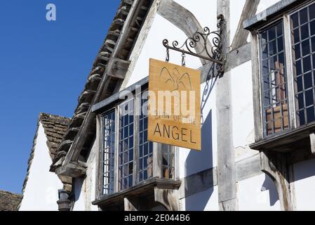 zeichen des Engels, Kneipenschild im Dorf Lacock Stockfoto