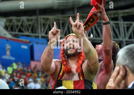 KAZAN, RUSSLAND 6 July 2018: Ein belgischer Unterstützer, bekleidet als französischer Comic-Charakter Obelix, feiert ihren Sieg während der Russland 2018 World Cu Stockfoto