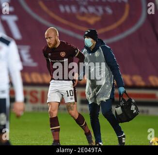 Tynecastle Park, Edinburgh, Schottland. UK 29. Dez. 20. Scottish Championship Spiel Hearts vs Arbroath. Hearts Liam Boyce Injury Kredit: eric mccowat/Alamy Live News Stockfoto