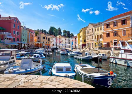 Sommer viev von Veli Losinj bunte Ufer und Hafen, Kvarner Bucht Insel in Kroatien Stockfoto