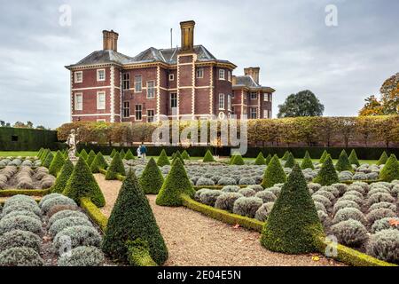Das Ham House ist ein historisches Haus, das an der Themse in Ham, südlich von Richmond in London, liegt. Stockfoto