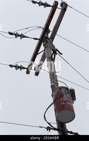 Ein Hydro-Quebec 25 KVA Masttrafo, Quebec, Kanada Stockfoto