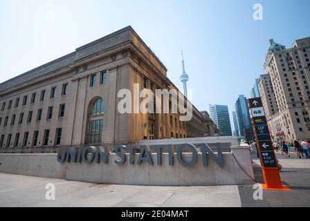 Die Ostseite des historischen Union Station A Zug und Verkehrsknotenpunkt an der Front Street in der Innenstadt von Toronto, Ontario, Kanada Stockfoto