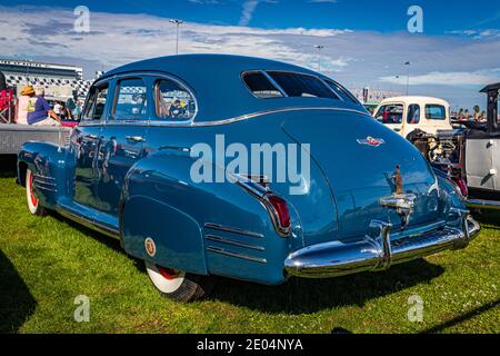 Daytona Beach, FL - 28. November 2020: 1941 Cadillac Series 62 auf einer lokalen Auto-Show. Stockfoto