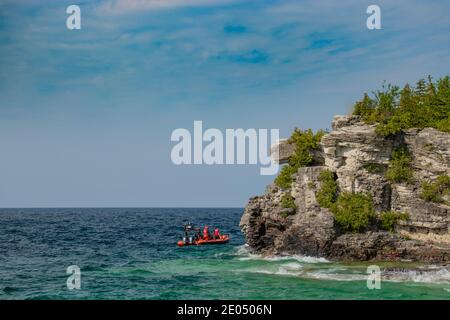 Abenteuerliche Boote des Fathom Five National Marine Park, ON. Spektakuläre Landschaft im Sommer in Georgian Bay in ON, Kanada. Es gibt über 30,000 Stockfoto