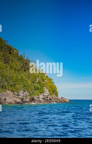 Kanadischer Schild trifft auf die großen Seen, Lake Huron, ON. Spektakuläre Landschaft im Sommer in Georgian Bay in ON, Kanada. Es gibt über 30,000 Inseln Stockfoto