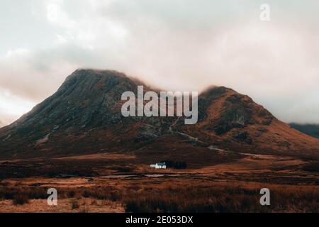 White Cottage in Glencoe, Schottland Stockfoto