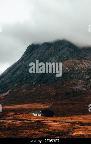 White Cottage in Glencoe, Schottland Stockfoto