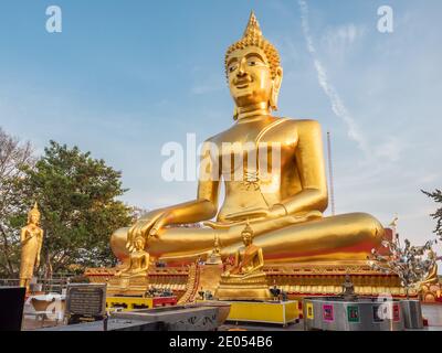 Wat Phra Yai, Big Buddha Tempel, auf dem Gipfel des Pratamnak Hügels zwischen Pattaya und Jomtien. Der Tempel ist ein beliebtes Touristenziel mit toller Aussicht Stockfoto