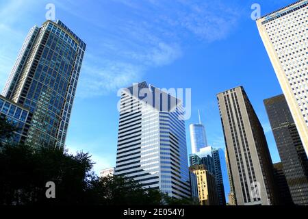 Chicago, Illinois, USA - 13. Oktober 2018 - der Blick auf Wolkenkratzer und Bürogebäude in der Stadt Stockfoto