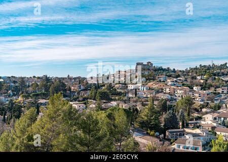 Panorama von Gréoux-les-Bains, Alpes de Haute Provence, Frankreich Stockfoto