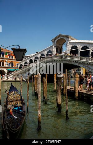 Italien Venetien Venedig - Rialtobrücke Stockfoto