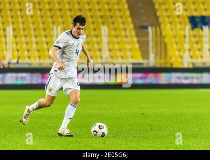 Istanbul, Türkei – 15. November 2020. Russische Fußballnationalmannschaft gleich wieder Wjatscheslaw Karavajew während UEFA Nations League Spiel Türkei gegen Russland Stockfoto