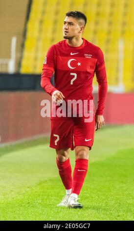 Istanbul, Türkei – 15. November 2020. Türkische Fußballnationalmannschaft Rechtsaußen Cengiz Under während des UEFA Nations League-Spiels Türkei gegen Russland (3-2) Stockfoto