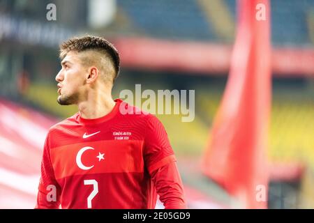 Istanbul, Türkei – 15. November 2020. Türkische Fußballnationalmannschaft Rechtsaußen Cengiz Under während des UEFA Nations League-Spiels Türkei gegen Russland (3-2) Stockfoto