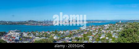 AUCKLAND, NEUSEELAND, 20. FEBRUAR 2020: Luftaufnahme von Auckland vom Mount Victoria, Neuseeland Stockfoto