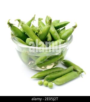 Junge grüne Erbsen aus der Nähe. Grünes Gemüse. Stockfoto