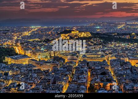 Blick auf die Stadt Athen Form Mount Lycabettus Athen, Griechenland Stockfoto