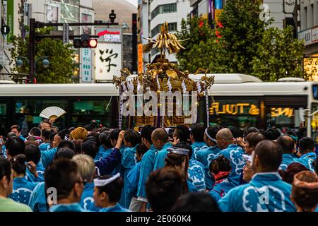 Omikoshi Nezu Shrine Festival in Shibuya, Tokio Stockfoto