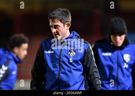 GRIMSBY, ENGLAND. 29. DEZEMBER Ben Garrity von Oldham Athletic macht sich am Dienstag, 29. Dezember 2020, vor dem Sky Bet League 2-Spiel zwischen Grimsby Town und Oldham Athletic im Blundell Park, Cleethorpes, auf den Vorabend. (Kredit: Eddie Garvey, Mi News) Kredit: MI Nachrichten & Sport /Alamy Live Nachrichten Stockfoto