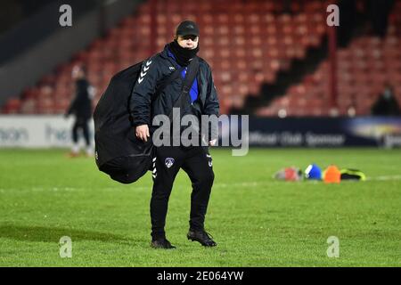 GRIMSBY, ENGLAND. 29. DEZEMBER Dean Pickering von Oldham Athletic vor dem Sky Bet League 2-Spiel zwischen Grimsby Town und Oldham Athletic am Dienstag, 29. Dezember 2020 im Blundell Park, Cleethorpes. (Kredit: Eddie Garvey, Mi News) Kredit: MI Nachrichten & Sport /Alamy Live Nachrichten Stockfoto