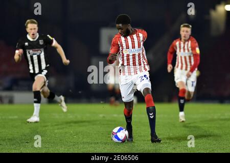 GRIMSBY, ENGLAND. 29. DEZEMBER Oldham Athletic's Junior Luamba während des Sky Bet League 2 Spiels zwischen Grimsby Town und Oldham Athletic im Blundell Park, Cleethorpes am Dienstag 29. Dezember 2020. (Kredit: Eddie Garvey, Mi News) Kredit: MI Nachrichten & Sport /Alamy Live Nachrichten Stockfoto