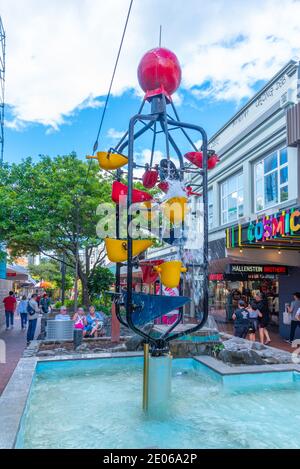 WELLINGTON, NEUSEELAND, 9. FEBRUAR 2020: Eimer-Brunnen in der Cuba Street im Zentrum von Wellington, Neuseeland Stockfoto